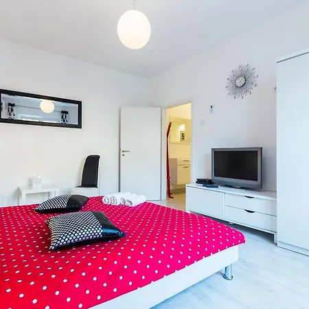 Fifi W. Parking In Old Town * Zadar