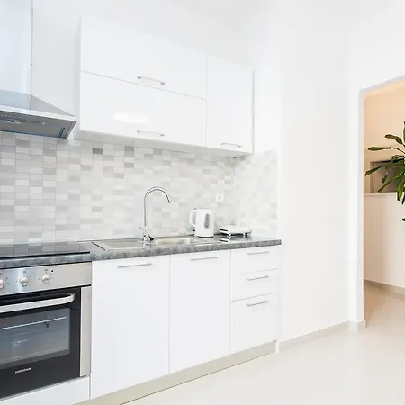 Fifi W. Parking In Old Town Apartment Zadar