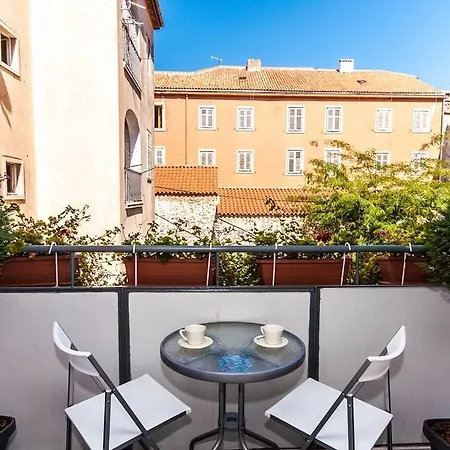 Fifi W. Parking In Old Town * Zadar